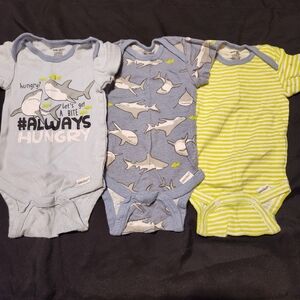 Short Sleeve Shark Onesies bodysuits 0-3 months Sharks and stripes